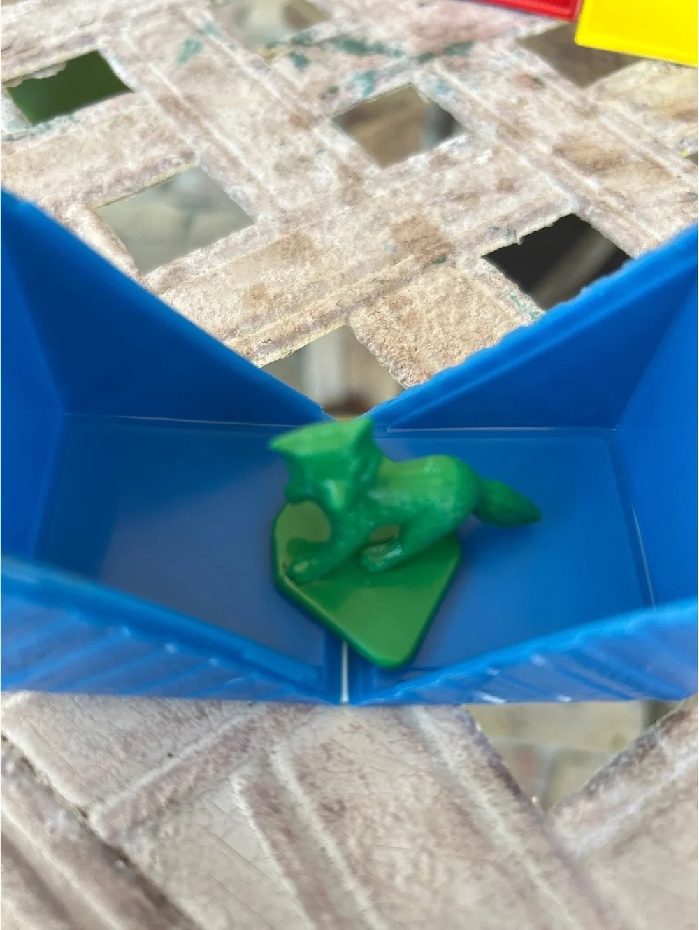 Tupperware plastic block replacement F with fox